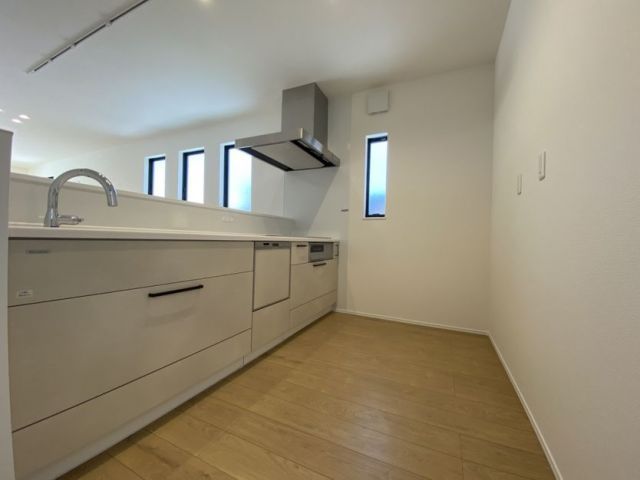 New 3LDK House in Itoshima, Fukuoka with Free Solar Panels - Thumbnail 4