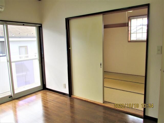 2DK Apartment for Rent in Musashimurayama, Tokyo - 39.66 sqm - Thumbnail 2