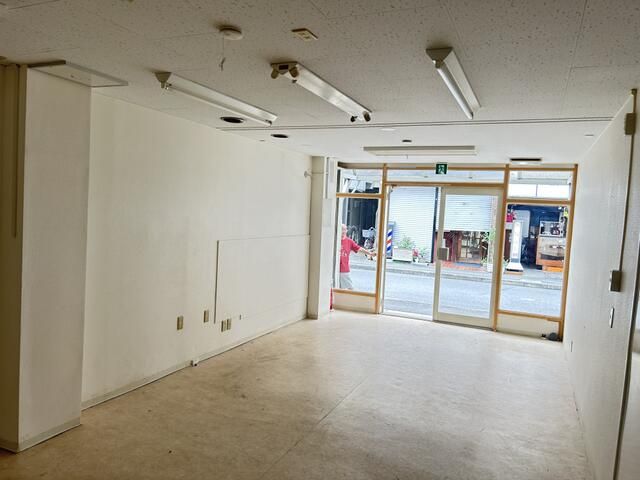 Commercial Unit for Rent in Higashimurayama, Tokyo - 28.99 sqm - Thumbnail 2