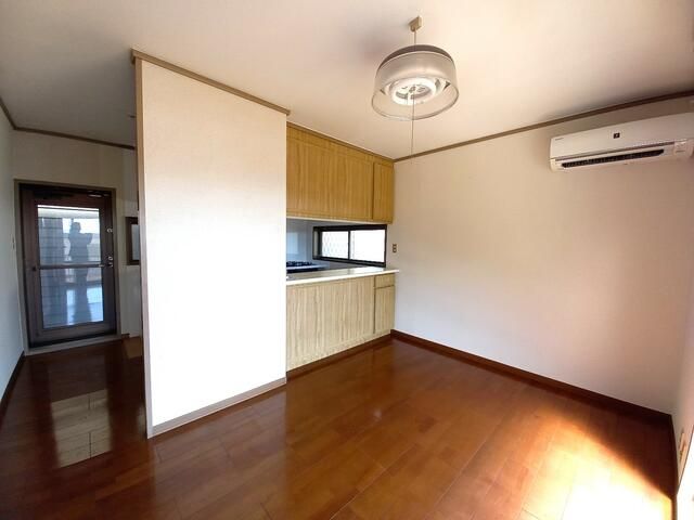 1981 6DK House for Sale in Sasebo, Nagasaki with 236sqm Land - Thumbnail 3