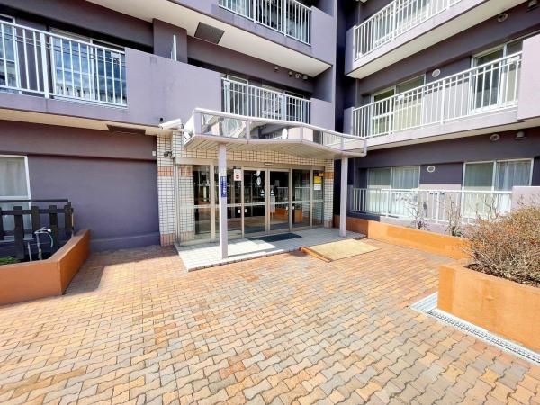 Esukaira Shiroishi Chuo 2SLDK Apartment for Sale in Sapporo - Thumbnail 2