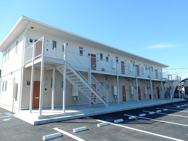 Luminous Apartment for Rent in Tateyama, Chiba - Thumbnail 2