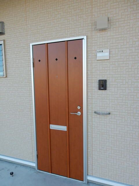 Luminous Apartment for Rent in Tateyama, Chiba - Thumbnail 3