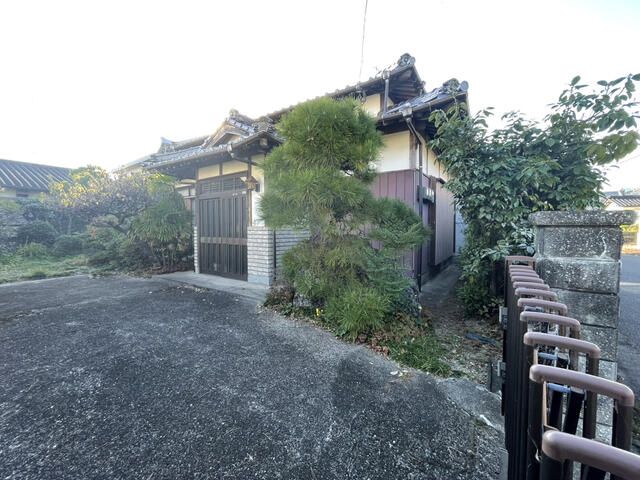 1977 3LK Detached House on 331 sqm Land in Nakatsu, Oita - Thumbnail 2