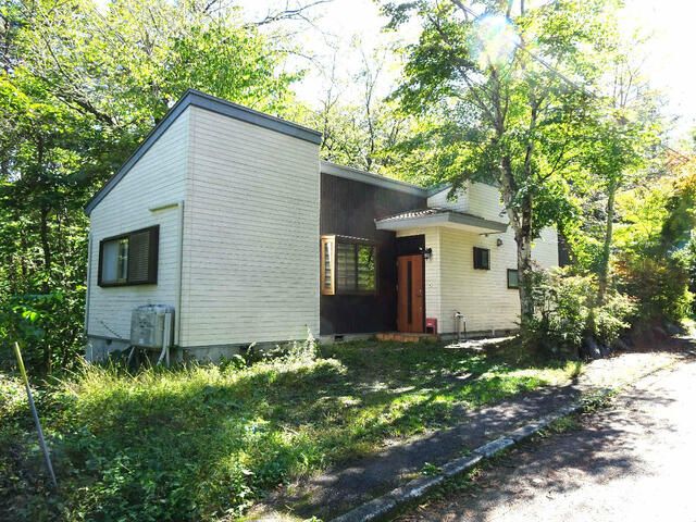 824 sqm Land with House in Narusawa Village near Mount Fuji - Main Image