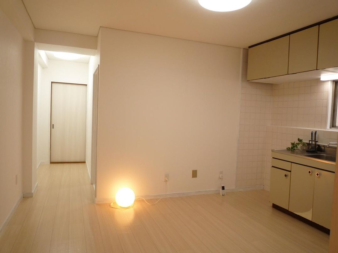 Sunshine Hanazawa 2LDK Corner Apartment for Sale in Hino, Tokyo - Thumbnail 4