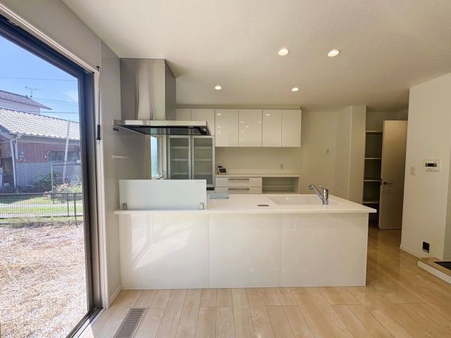 Modern 5LDK House with Solar Power in Hirokawa, Fukuoka - Thumbnail 4