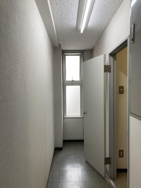 Office Space for Rent in Atsugi, Kanagawa - 49.5 sqm - Thumbnail 3