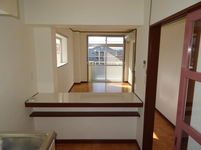 1LDK Apartment for Rent in Maebashi, Gunma - 42.08m² - Thumbnail 3