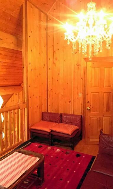 Spacious Mountain Home in Tsumagoi Village Near Karuizawa — Image 3, Tsumagoi, Gunma