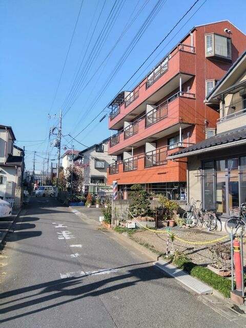Tachikawa 10-Unit Apartment Building with 8.28M Yen Annual Income - Thumbnail 2