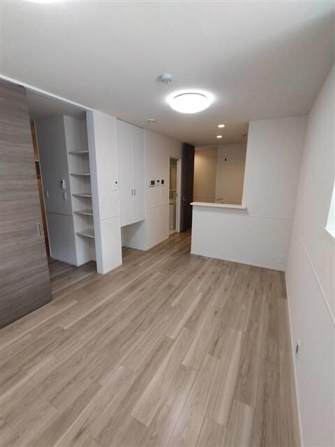 Modern 1LDK Apartment for Rent in Urawa-ku, Saitama City - Thumbnail 4