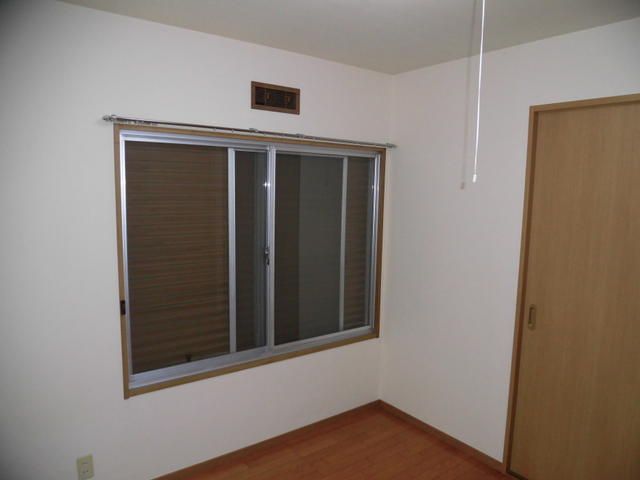 2K Apartment for Rent in Urayasu, Chiba - 29.75 sqm - Thumbnail 4