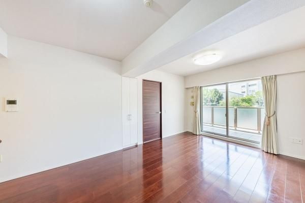 3LDK Apartment for Sale in Gran City Euro Court Totsuka, Yokohama - Thumbnail 2