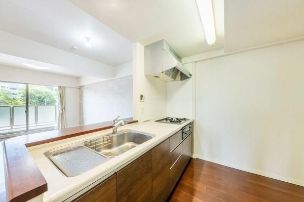 3LDK Apartment for Sale in Gran City Euro Court Totsuka, Yokohama - Thumbnail 4