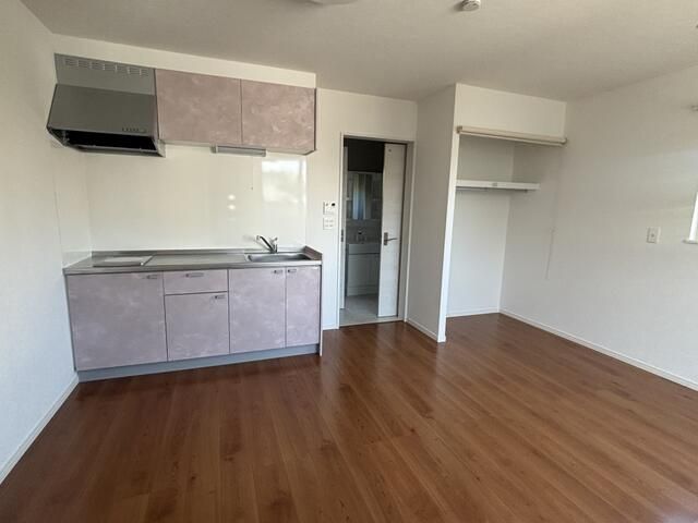 Modern 1R Apartment for Rent in Towada, Aomori - Free Parking - Thumbnail 3