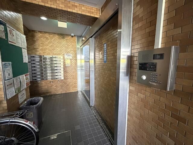 Studio Apartment 22.4m² for Sale in Kawasaki-ku, Kanagawa - Image 1