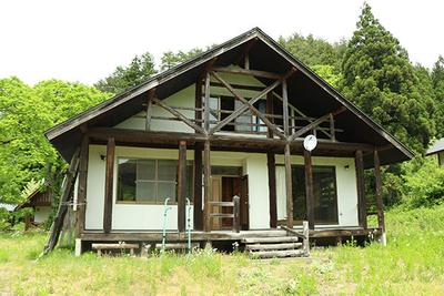 Country living in Mahoroba Village, a house with a vegetable garden at the foot of the Ou Mountains: Villas, real estate, properties for sale, Hometown Information Center: Nationwide country living property data — Image 1, Takahata, Yamagata