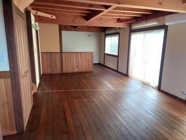 Office Building for Rent in Komatsu, Ishikawa | 118 sqm - Thumbnail 3