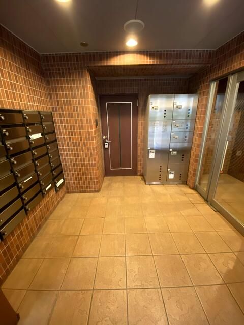 1K Apartment for Rent in Chiba City Central Ward - Thumbnail 2