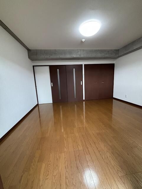 1K Apartment for Rent in Chiba City Central Ward - Thumbnail 4