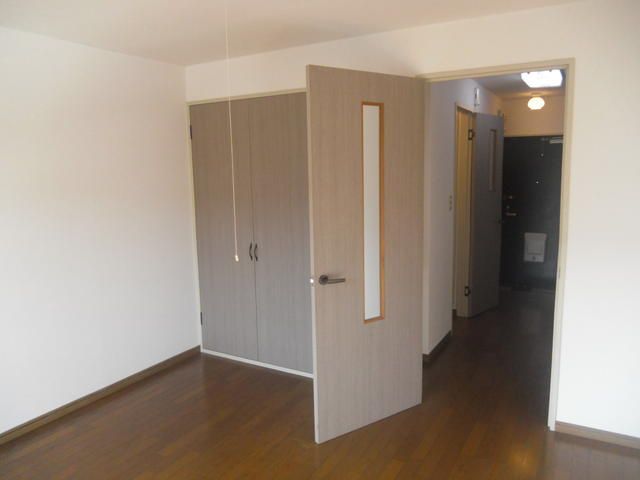 Blue Heights B 1K Apartment for Rent in Chuo City, Yamanashi - Thumbnail 3