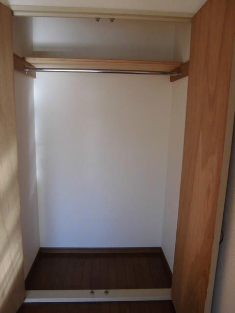Blue Heights B 1K Apartment for Rent in Chuo City, Yamanashi - Thumbnail 2