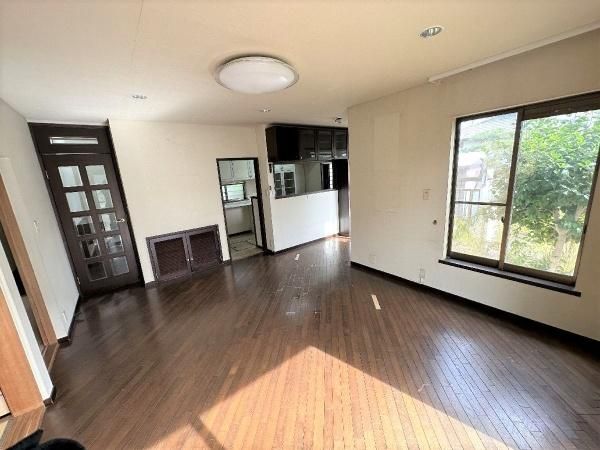 5SLDK Detached House for Sale in Kashiba, Nara - Thumbnail 2