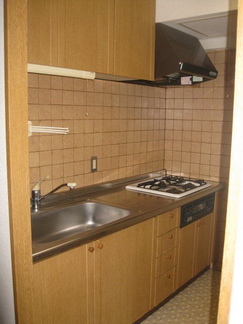 3LDK Apartment for Rent in Kasukabe, Saitama - 80,000 Yen - Thumbnail 2