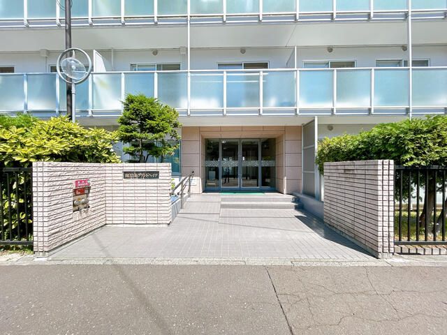 3LDK Apartment for Rent in Minami-ku, Sapporo - Thumbnail 2