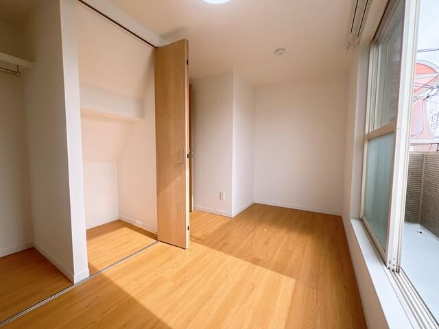 3-Story Detached House with Garage in Katsushika, Tokyo - Thumbnail 2
