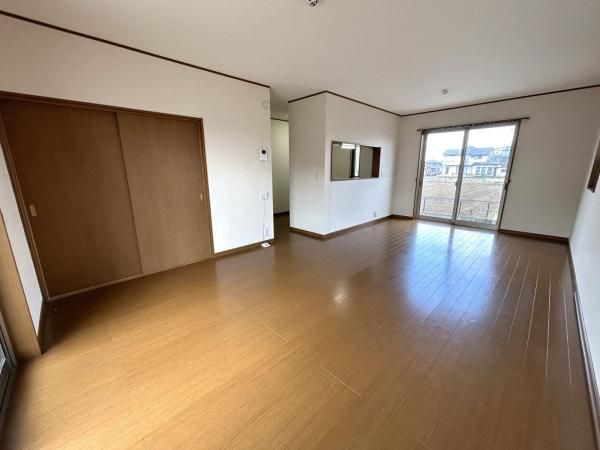 4LDK Detached House for Sale in Sakado, Saitama - Thumbnail 2