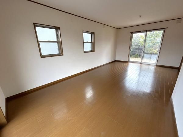 4LDK Detached House for Sale in Sakado, Saitama - Thumbnail 3