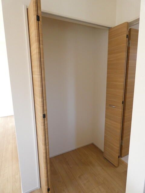 New 4LDK House in Takasaki with 3 Car Parking & Barrier-Free - Main Image
