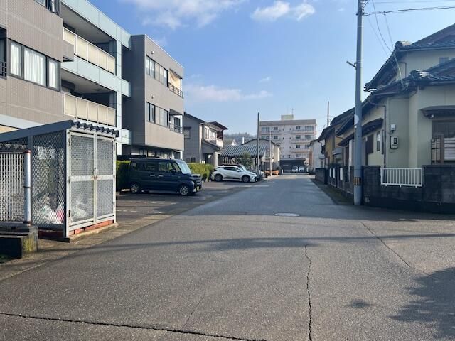 1LDK Apartment for Rent in Quiet Fukui City Neighborhood - Thumbnail 2