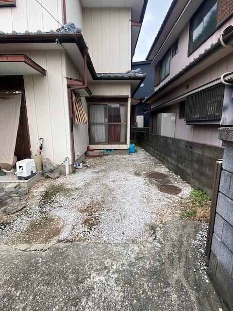 5K Corner Lot House with 2 Parking Spaces in Tokushima City - Image 7