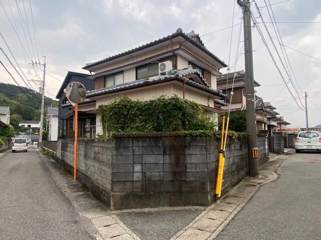 5K Corner Lot House with 2 Parking Spaces in Tokushima City - Image 7