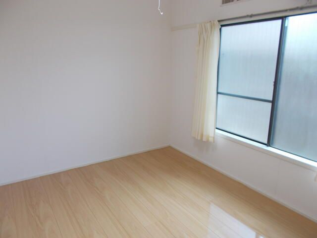 1K Apartment for Rent in Kanazawa-ku, Yokohama - Thumbnail 3