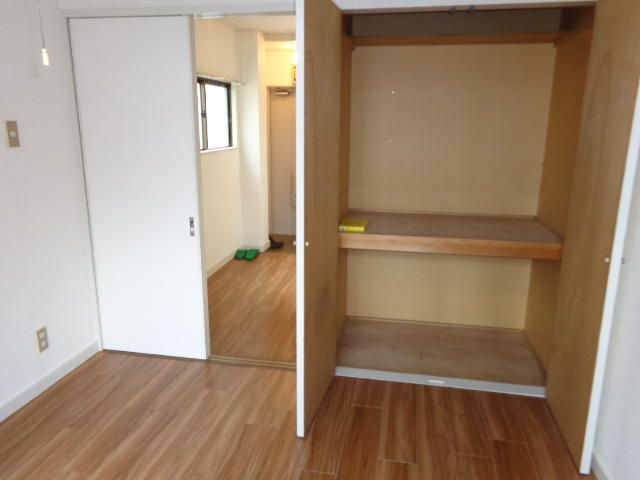 1K Apartment for Rent in Sumida, Tokyo - Near Asakusa Station - Thumbnail 4