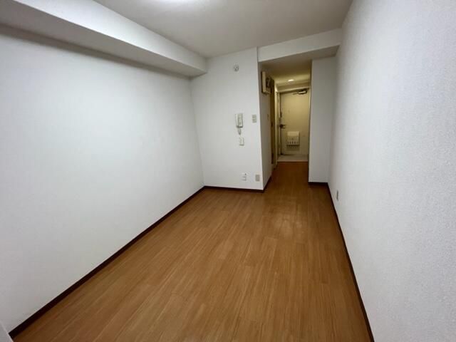1R Apartment for Rent in Taito-ku, Tokyo - 15.84 sqm - Thumbnail 3