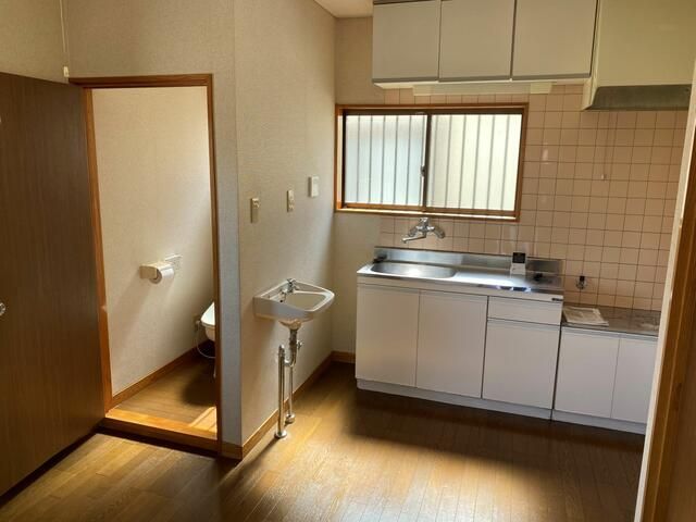 Miyashita Residence 3DK House for Rent in Yamanashi City - Thumbnail 4