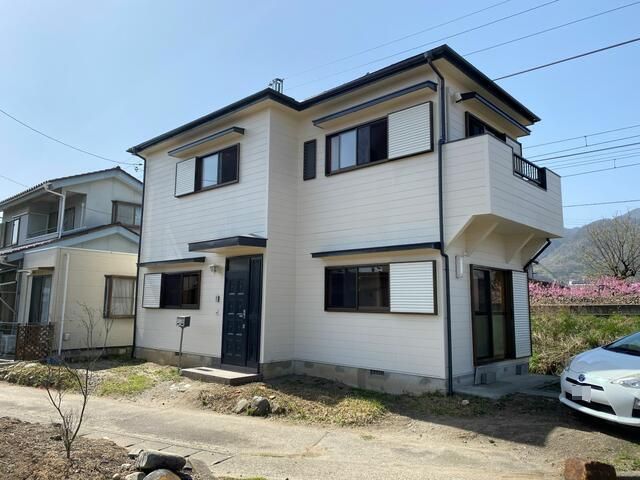 Miyashita Residence 3DK House for Rent in Yamanashi City - Thumbnail 2