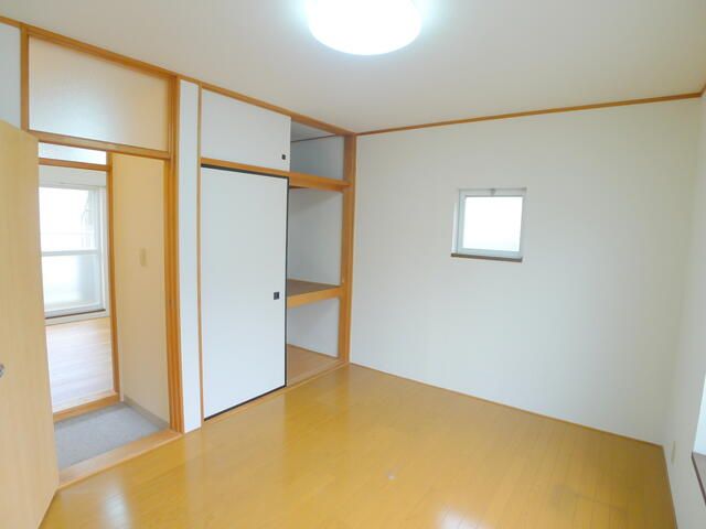 Terrace House for Rent in Nagareyama, Chiba - 3K, Quiet Area - Thumbnail 2