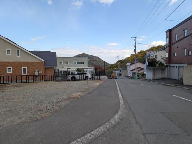 329 sqm Land for Sale in Sapporo's Maruyama Scenic District - Thumbnail 4