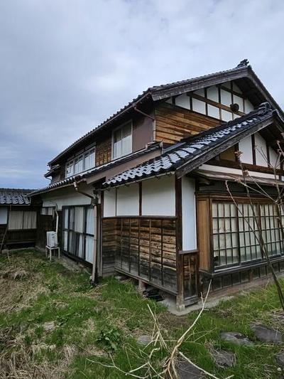 Spacious 13K House with Land and Outbuildings in Nanto, Toyama — House, Nanto, Toyama