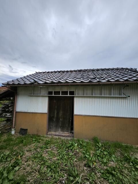 Spacious 13K House with Land and Outbuildings in Nanto, Toyama - Thumbnail 3
