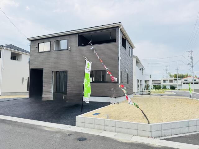 New 4SLDK House in Yokkaichi with ZEH Standards & Security - Thumbnail 2