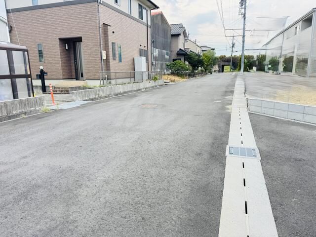 New 4SLDK House in Yokkaichi with ZEH Standards & Security - Thumbnail 4