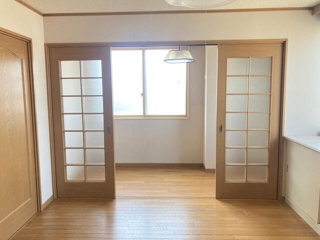 7SLDK Multi-Generational House with Shop Space in Morioka, Iwate - Thumbnail 3