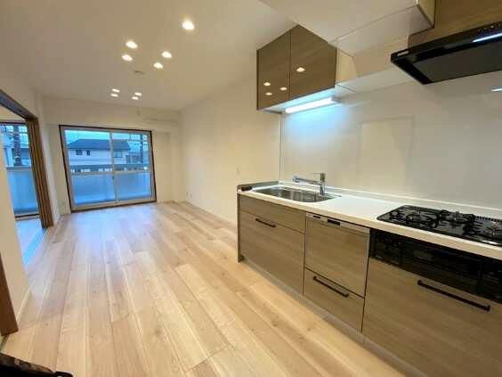 Renovated 3LDK Apartment in Tsurumi Yokohama 58.32 sqm - Thumbnail 2